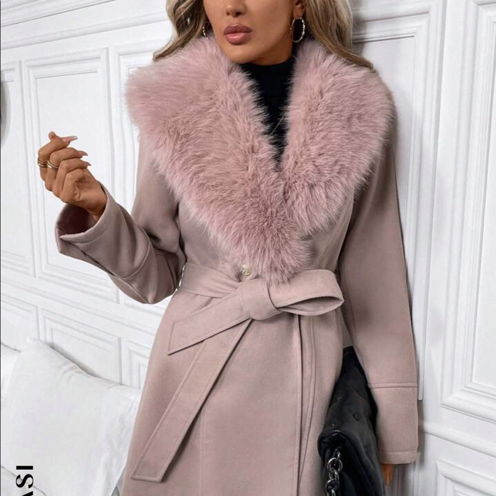 NWOT pink felt dress up coat with furry collar medium